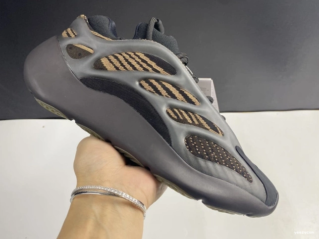 GY0189 V3 YEEZY 700 ADIDAS 0923